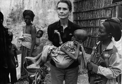 🌟 R͙e͙c͙o͙r͙d͙a͙m͙o͙s͙ e͙l͙ c͙u͙m͙p͙l͙e͙a͙ño͙s͙ d͙e͙ 🌟          Audrey Hepburn