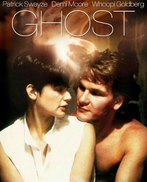 ℝ𝕖𝕔𝕠𝕣𝕕𝕒𝕞𝕠𝕤 𝕖𝕝 𝕖𝕤𝕥𝕣𝕖𝕟𝕠 𝕕𝕖      Ghost, la sombra del amor