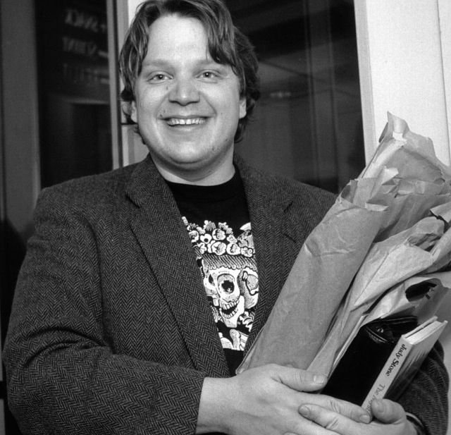 ¤ 𝓗𝓪𝓫𝓵𝓮𝓶𝓸𝓼 𝓭𝓮 𝓒𝓲𝓷𝓮 𝓽𝓮 𝓲𝓷𝓿𝓲𝓽𝓪 𝓪 𝓿𝓮𝓻 ¤ "Entre Monstruos y Belleza: Guillermo del Toro y 'La Cumbre Escarlata'"