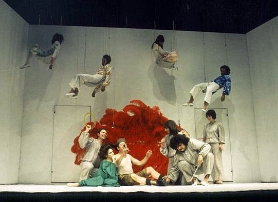 ¤ 𝓗𝓪𝓫𝓵𝓮𝓶𝓸𝓼 𝓭𝓮 𝓒𝓲𝓷𝓮 𝓽𝓮 𝓲𝓷𝓿𝓲𝓽𝓪 𝓪 𝓿𝓮𝓻 ¤ Marat/Sade de Peter Brook