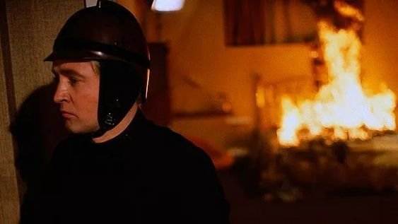 Cᵢₙₑ y ᵣₑₗᵢdₐd La Quema de Libros: De la Historia a la Ficción en Fahrenheit 451