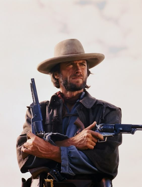 🌟 R͙e͙c͙o͙r͙d͙a͙m͙o͙s͙ e͙l͙ c͙u͙m͙p͙l͙e͙a͙ño͙s͙ d͙e͙ 🌟 Clint Eastwood: Actor, Director y Leyenda del Cine