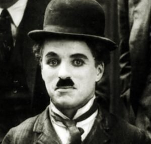 ℝ𝕖𝕔𝕠𝕣𝕕𝕒𝕞𝕠𝕤 𝕖𝕝 𝕖𝕤𝕥𝕣𝕖𝕟𝕠 𝕕𝕖 Charlot, tramoyista de cine