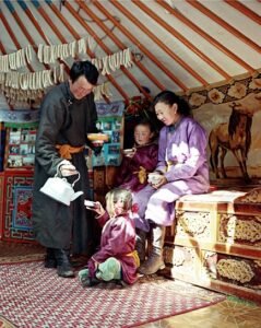 ℝ𝕖𝕔𝕠𝕣𝕕𝕒𝕞𝕠𝕤 𝕖𝕝 𝕖𝕤𝕥𝕣𝕖𝕟𝕠 𝕕𝕖 El perro mongol - La cueva del perro amarillo