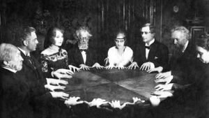 ¤ 𝓗𝓪𝓫𝓵𝓮𝓶𝓸𝓼 𝓭𝓮 𝓒𝓲𝓷𝓮 𝓽𝓮 𝓲𝓷𝓿𝓲𝓽𝓪 𝓪 𝓿𝓮𝓻 ¤ El Cine de Fritz Lang 𝘕𝘰𝘵𝘢 2