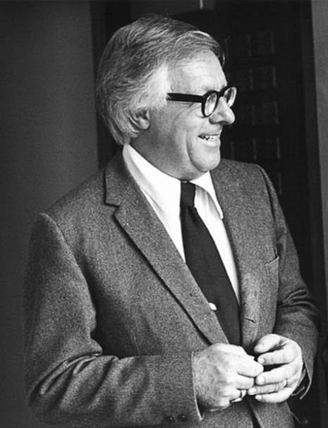ℝ𝕖𝕔𝕠𝕣𝕕𝕒𝕞𝕠𝕤 𝕖𝕝 𝕟𝕒𝕔𝕚𝕞𝕚𝕖𝕟𝕥𝕠 𝕕𝕖                                                        Ray Bradbury