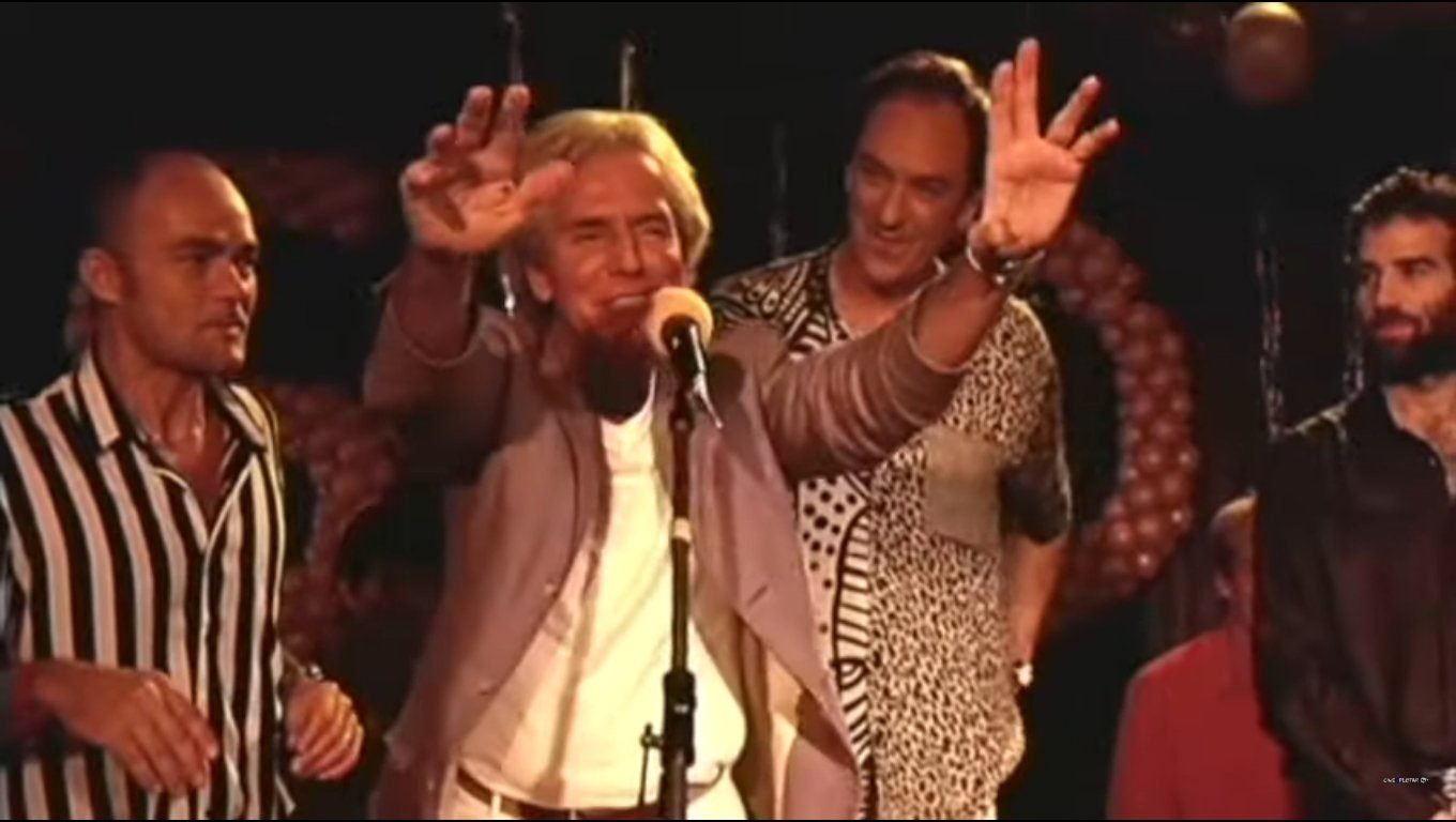 ...Pero el destino se disfraza ferozmente  y sus garras hirieron su dichosa ilusión...